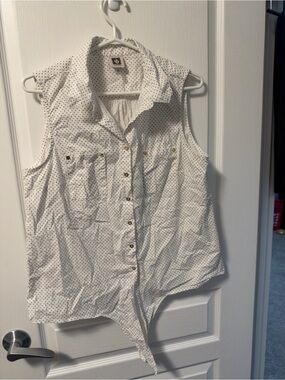 Anne Klein White Sleeveless Button-Front Polka Dot Tie-Hem Top